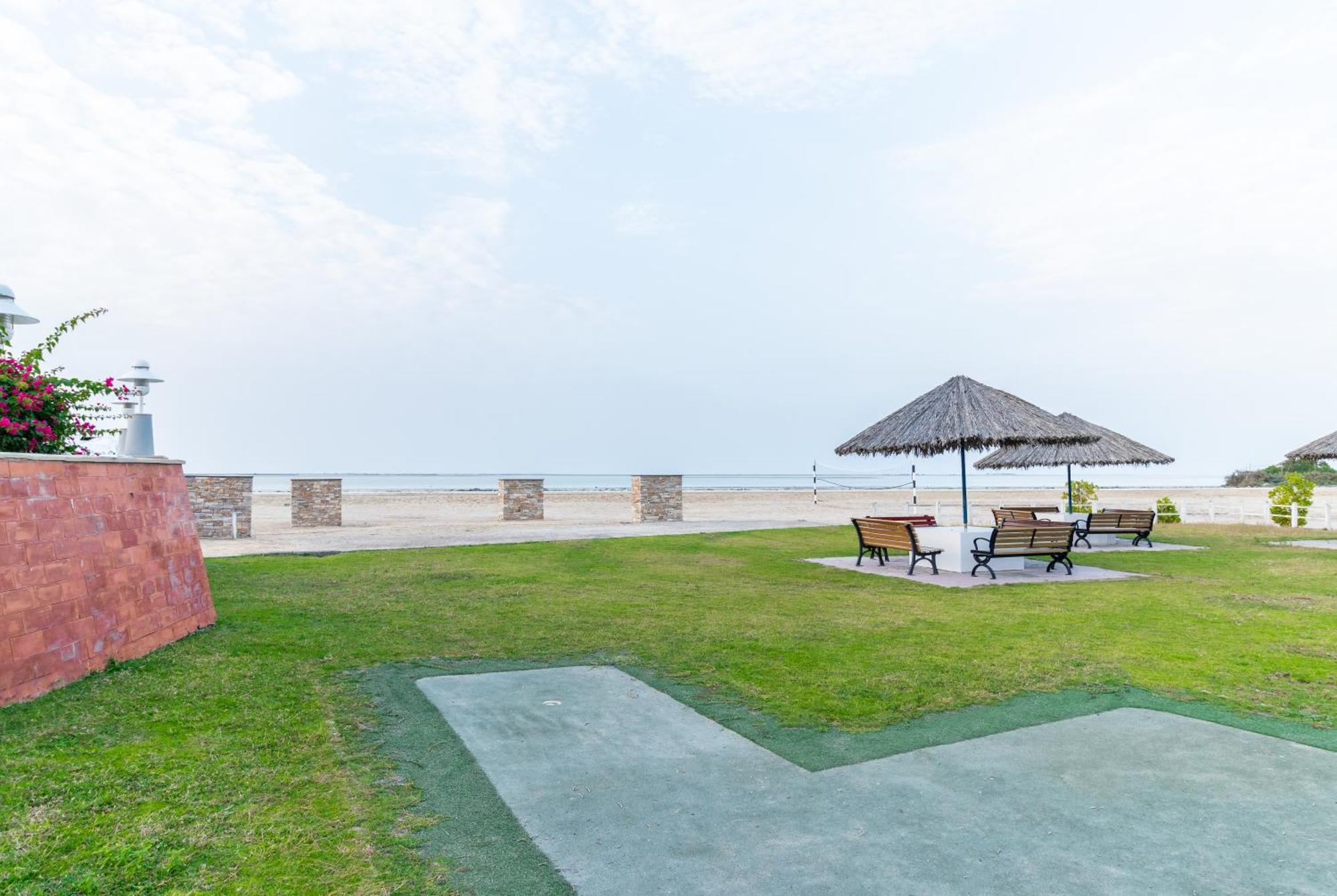 Barracuda Resort Umm al-Quwain Exterior photo